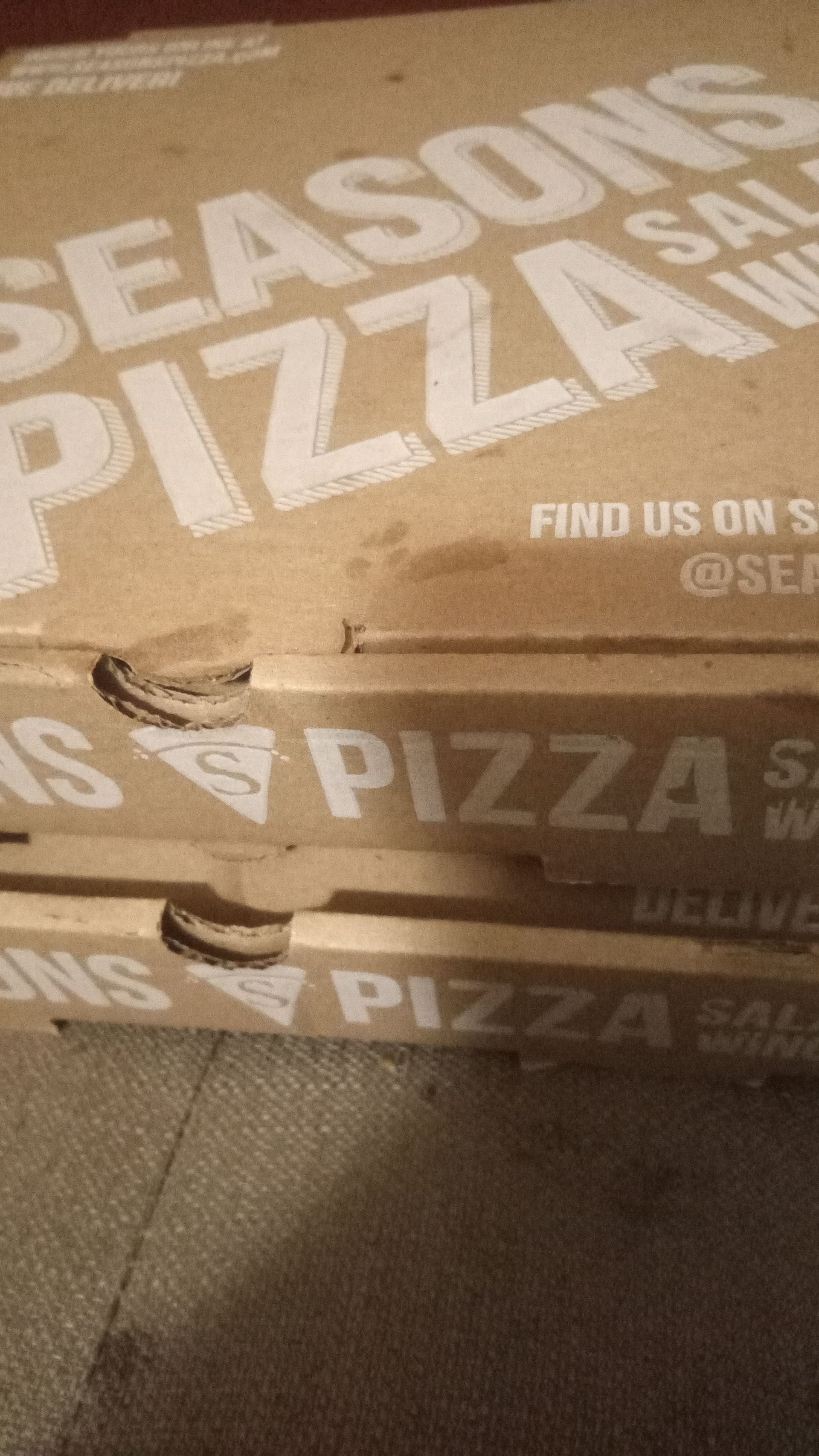DELIVER
SAL
SEASONS
PIZZA
FIND US ON S
@SEA
AS PIZZAS
DELIVE
NS PIZZA SAL